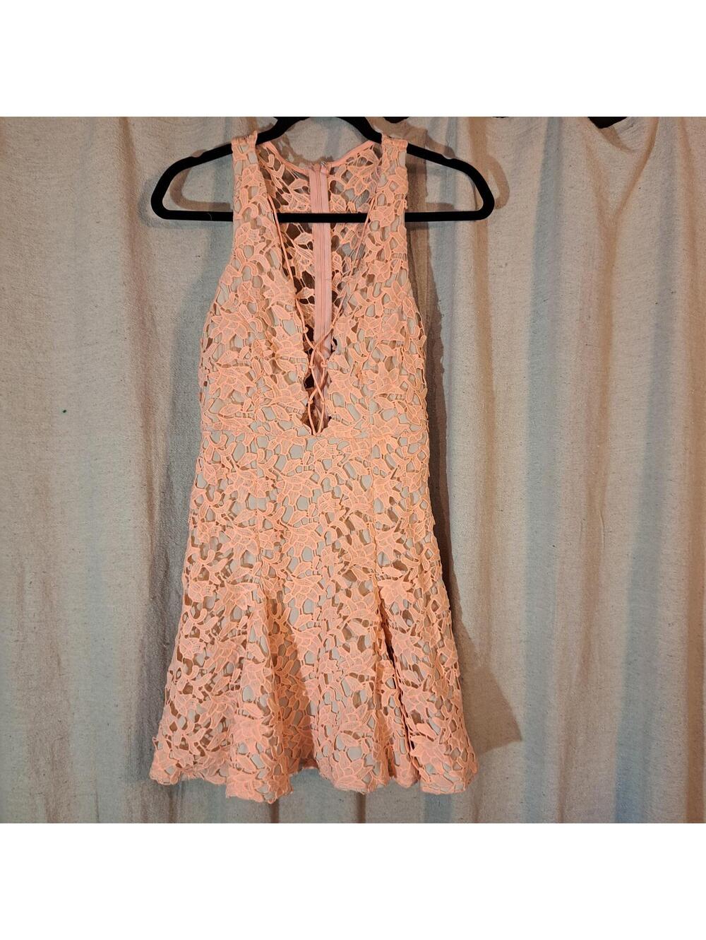 L'ATTISTE Peach Lace Sleeveless Dress with Plunging Neckline